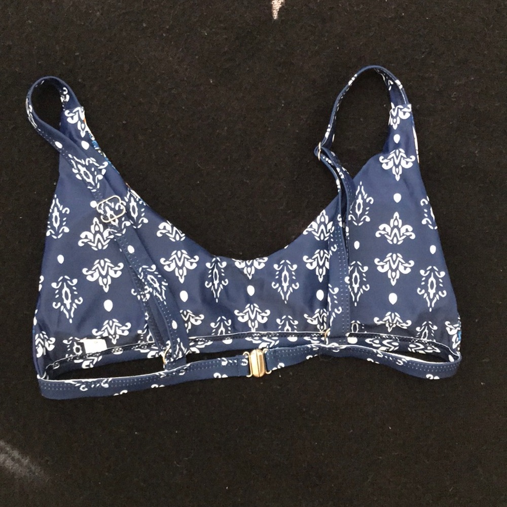 Ornate Pattern Bikini - Picture 5 of 7